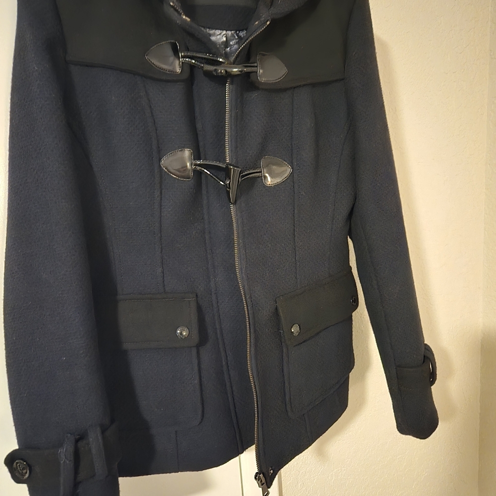 COAT - Picture 2 of 8
